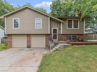 11 NE 90th Ter, Kansas City, MO 64155