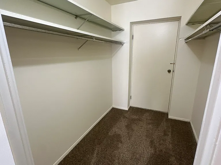 2 Bedroom 2 Bathroom 
Closet