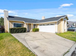 7778 Village Lakes Rd, Highland, CA 92346