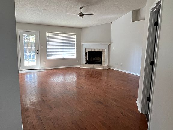 3rd image of 11555 Balsam Ct