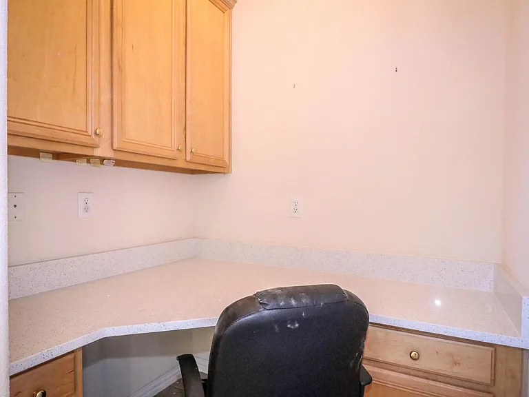 1183 Heathrow Dr — Photo 14