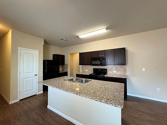3rd image of 3400 Ortman Dr