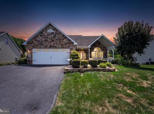 128 Hill Rd, Blandon, PA 19510