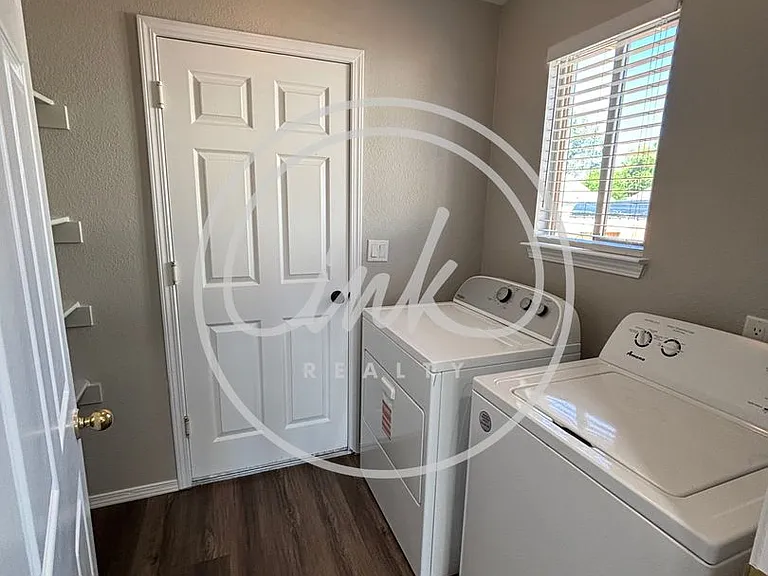 1320 E Marion Russell Dr — Photo 11