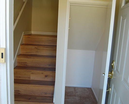 3rd image of 745 Warwick Ave