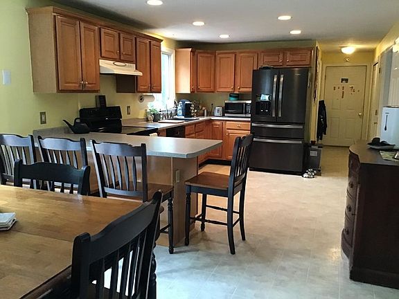 4th image of 105 Fairview Ln