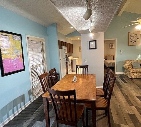 5th image of 310 Moongate Dr