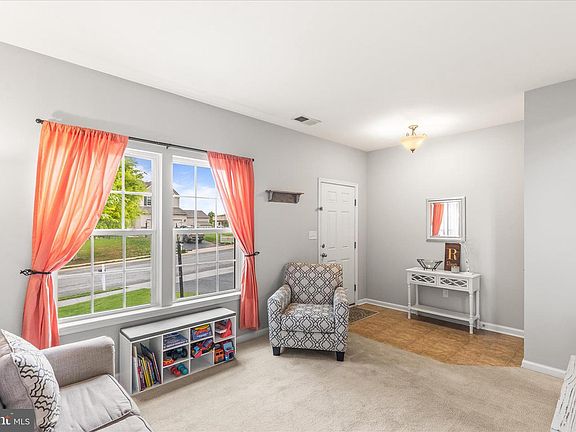 5th image of 3123 King Richards Ct S
