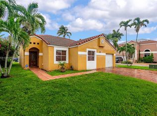 692 NW 125th Ct, Miami, FL 33182