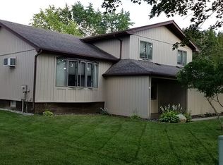 306 N Wickshire Ln, Durand, MI 48429