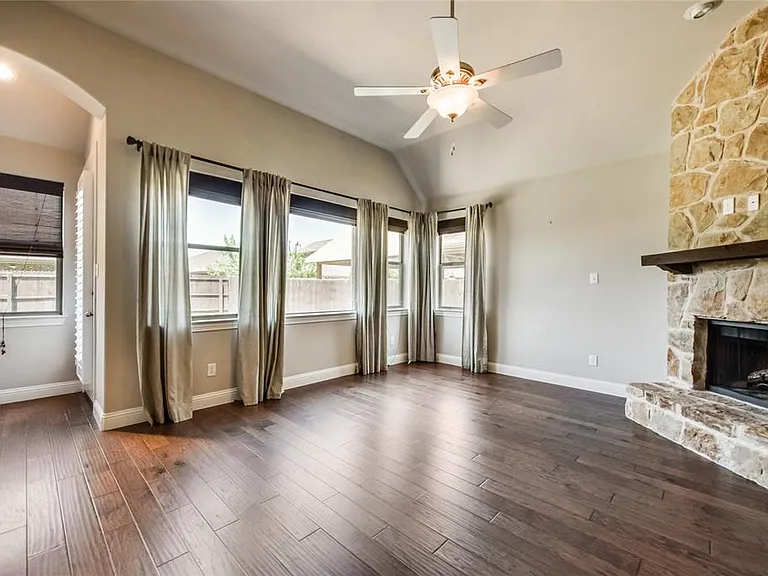 11709 Parade Dr — Photo 6