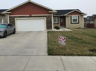 2119 Pioneer Rd, Garden City, KS 67846