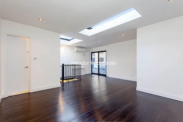 Rented by Mirador Real Estate | media 16