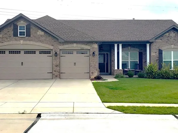 203 Broadview Ct, Saint Paul, MO 63366