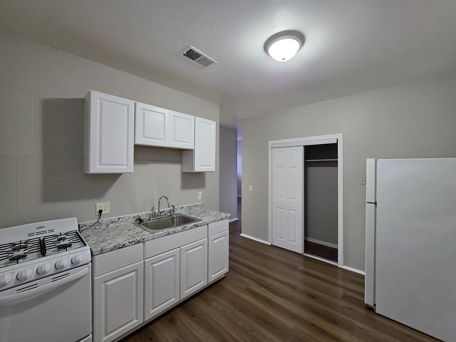 1 bed, $1,200 — Photo 3