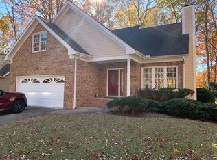 122 Chimney Rise Dr, Cary, NC 27511