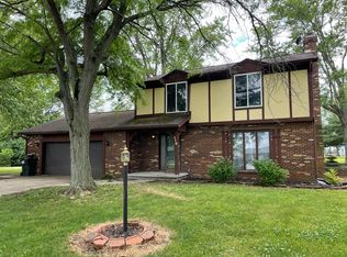 110 Yew Ln, Lima, OH 45806