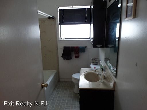5th image of 126 Elm St
