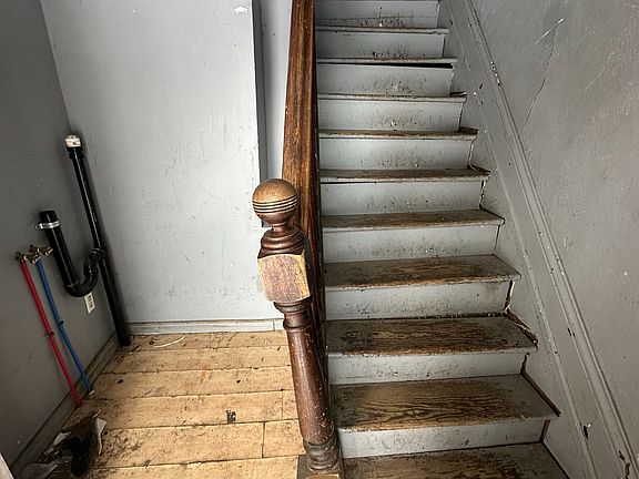4th image of 226 Birch St