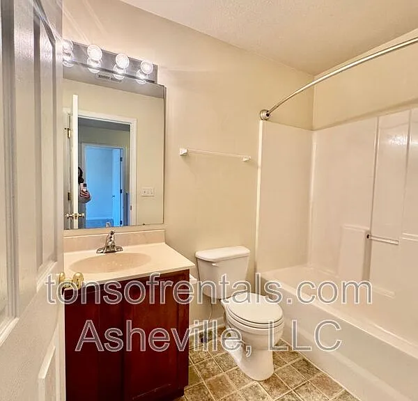 85 Farington Cir — Photo 17