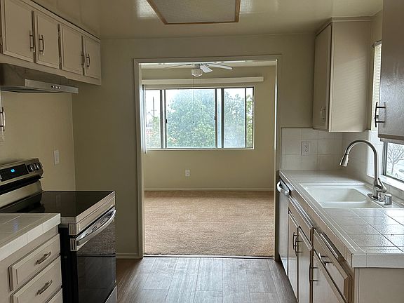 LARGE KITCHEN WITH ROOM FOR TABLE