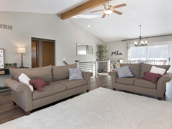 4th image of 3653 Hillside Dr