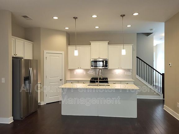 4th image of 5728 Taylor Way
