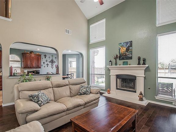 4th image of 10633 Devinstone Dr