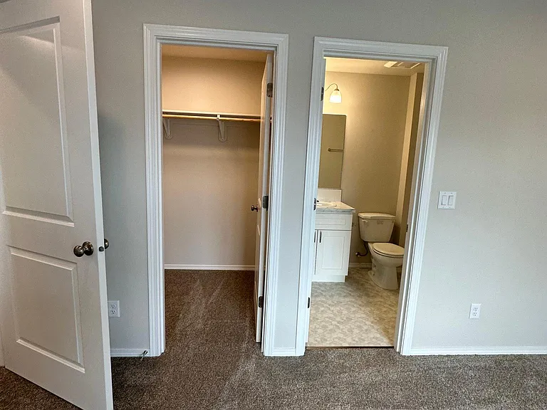 Master bedroom, walk in closet