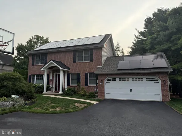 109 Farmstead Cir, Lebanon, PA 17042