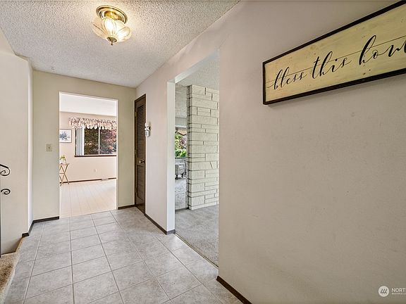 4th image of 3811 Palisades Place W