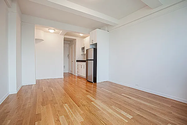 Rented by RC Realty Group of New York Inc | media 36