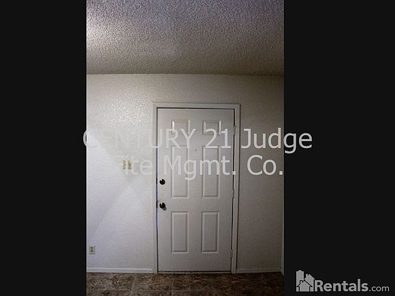 2nd image of 1112 Curtis Dr