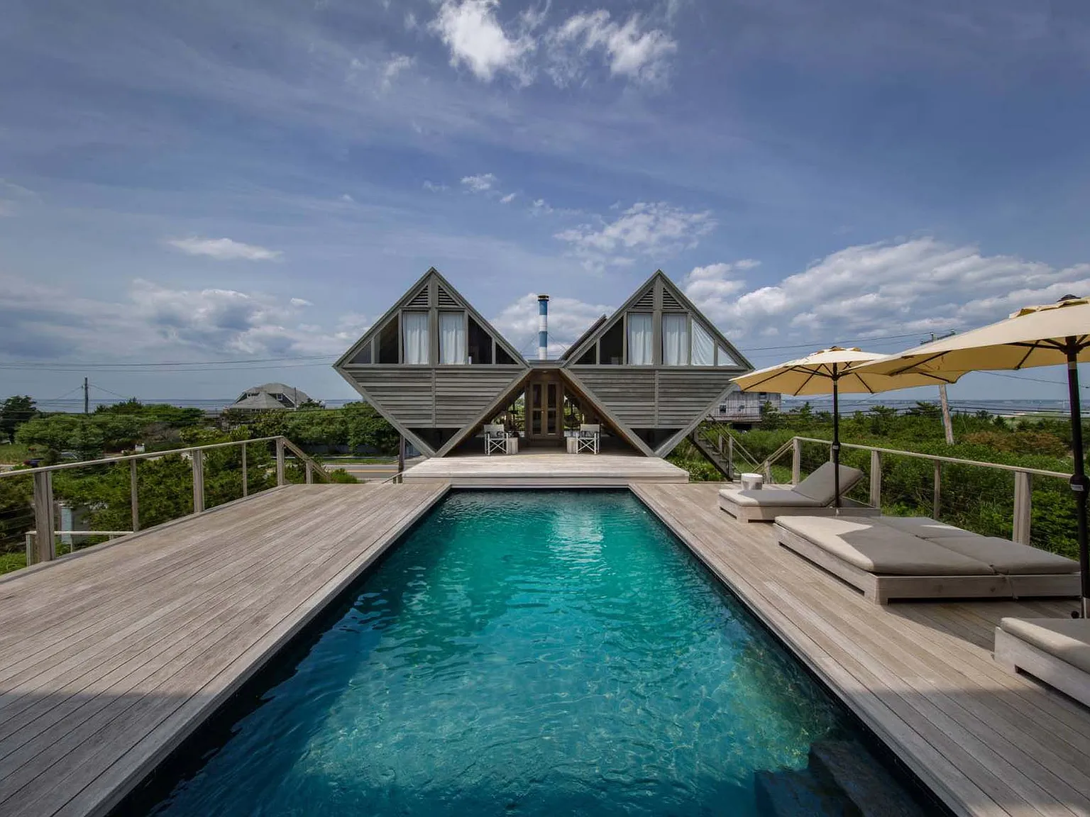 Magnificent Modern Home — Photo 1