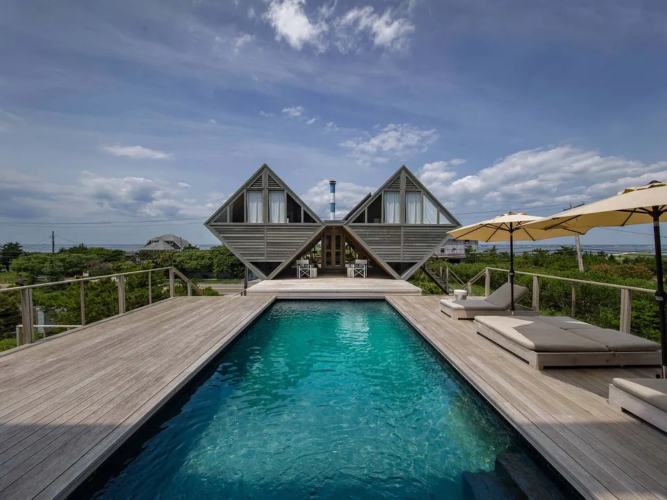 615 Dune Rd