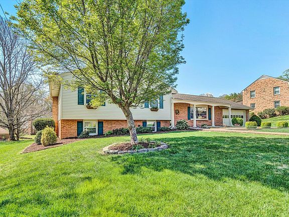 3rd image of 5326 Luwana Dr