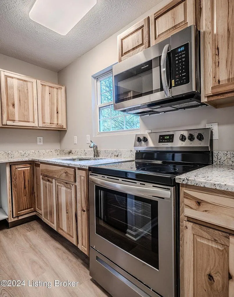 144 Montgomery Ave — Photo 1