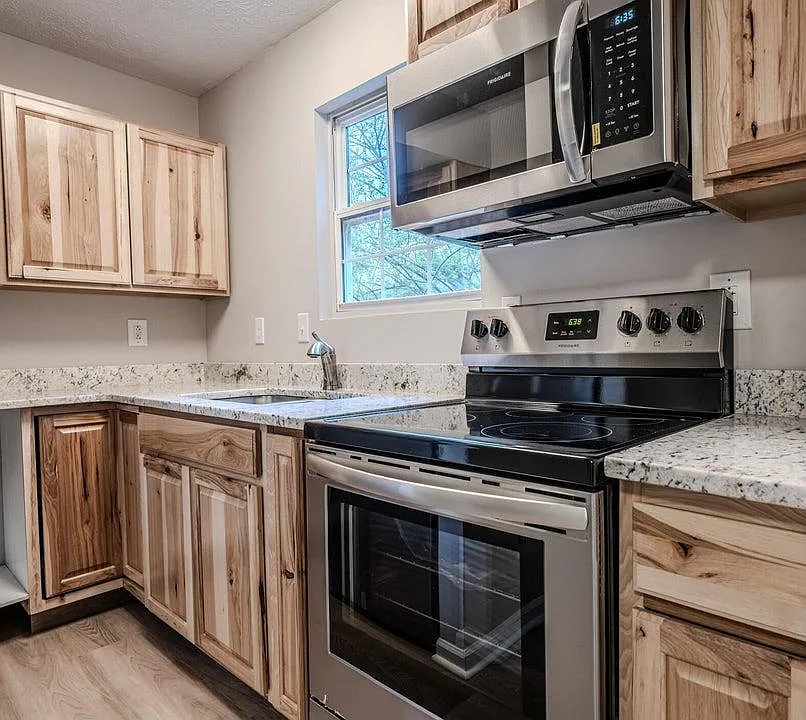 144 Montgomery Ave #144