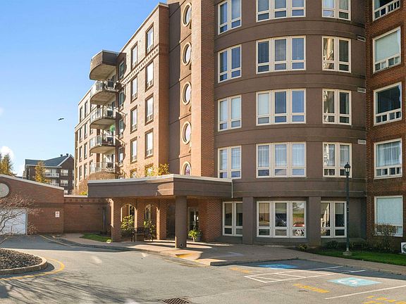 3rd image of 77 Russell Lake Dr #611