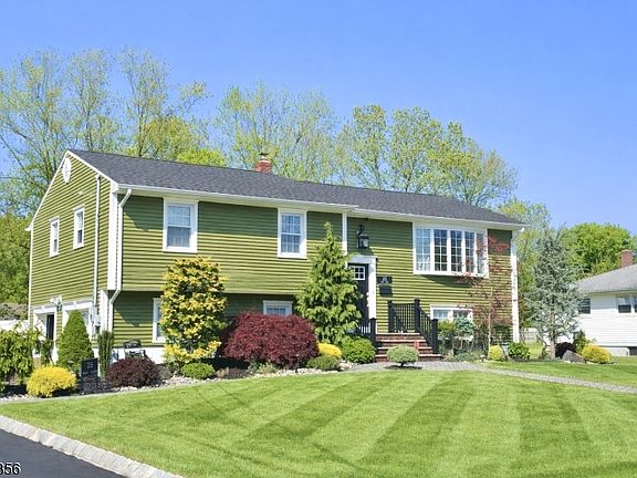 2nd image of 25 Kent Pl