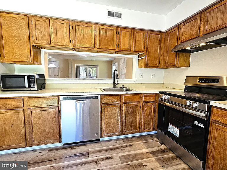 7339 Rokeby Dr — Photo 6