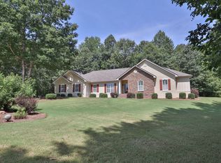 135 Planters Ridge Dr, Lagrange, GA 30240