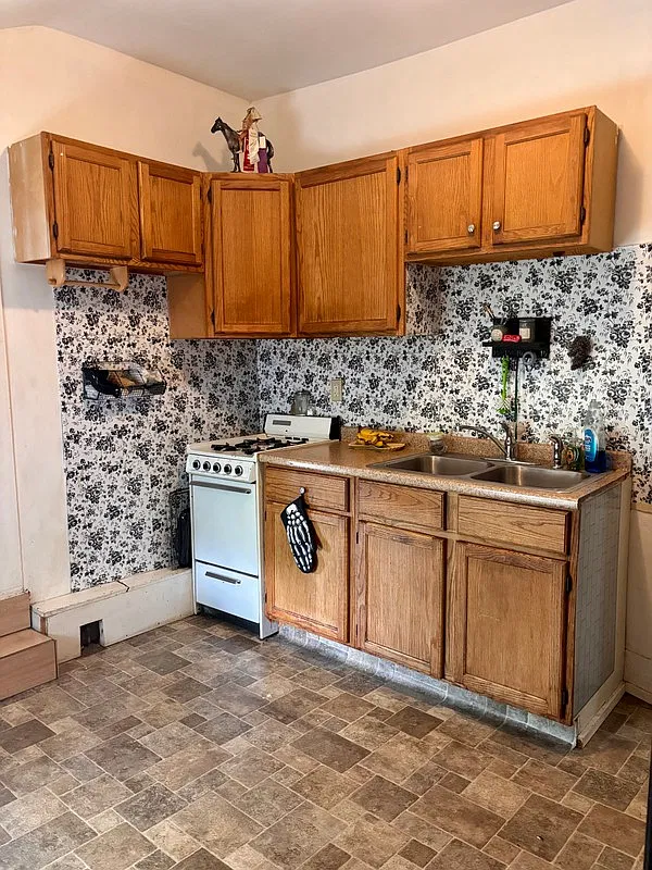 2 bed, 1.0 bath, 600 sqft, $875 — Photo 1