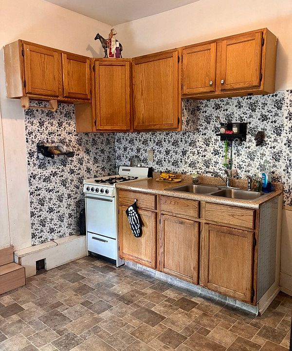 1st image of 617 7th Ave #2
