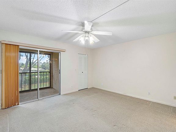 5th image of 14376 Amberly Lane #202