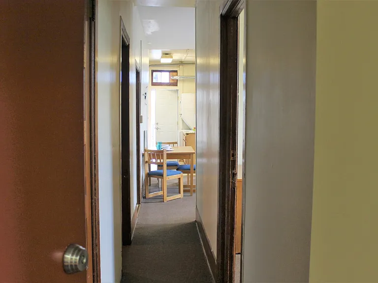 Aces Apartments — Photo 40