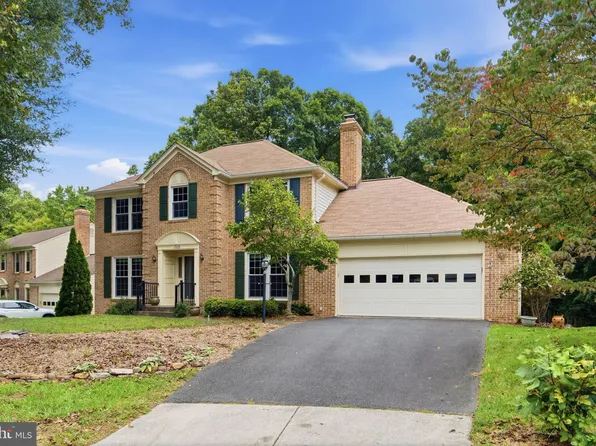 4422 Berwick Pl, Woodbridge, VA 22192