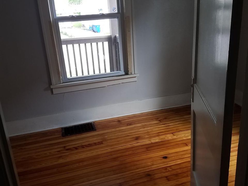1st image of 2630 Burns Ave