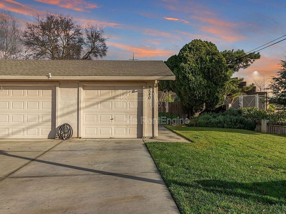 1st image of 2540 Banyan Dr
