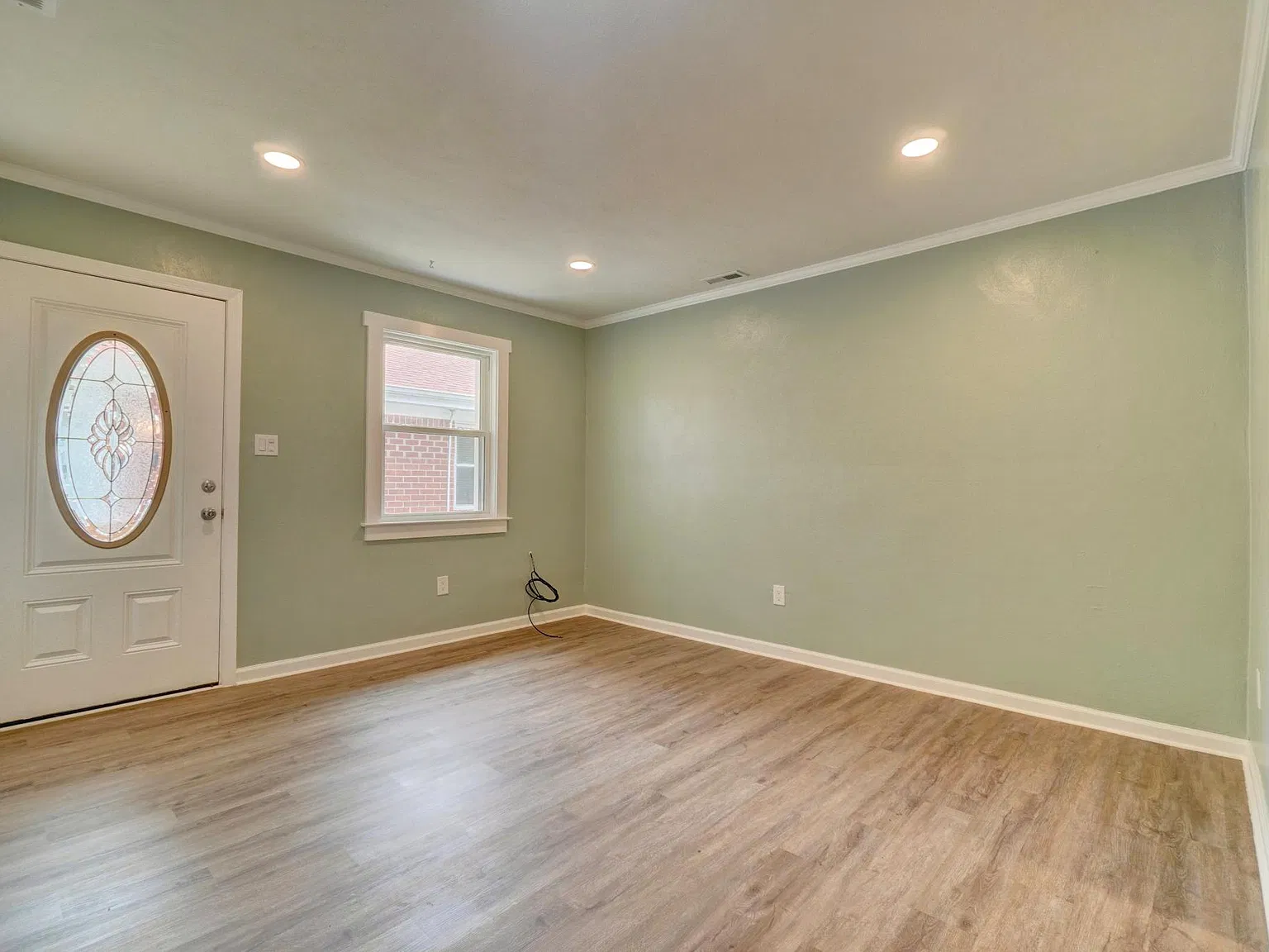 1320 E Balview Ave — Photo 4